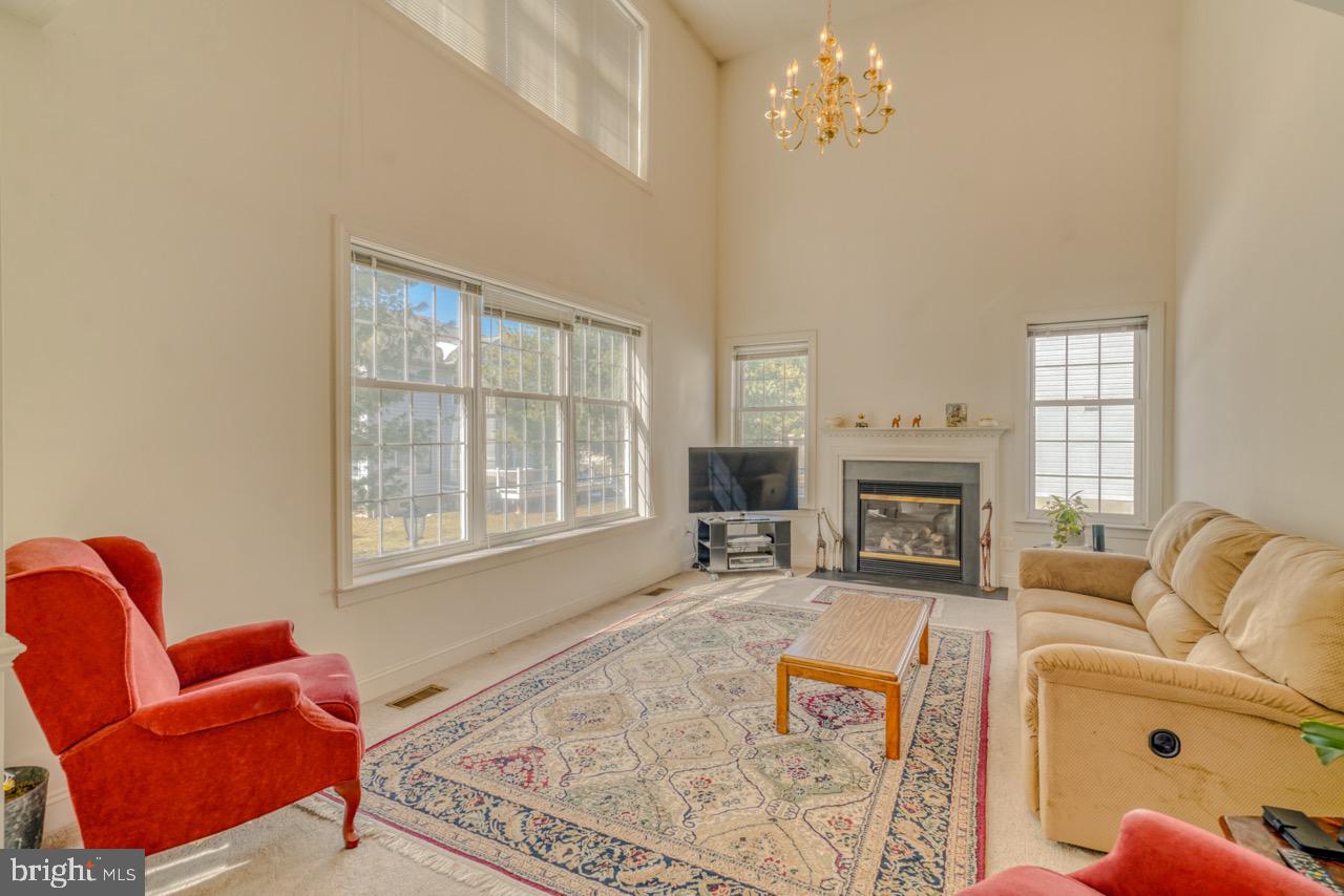 ISLAND GREEN ESTATES - Residential