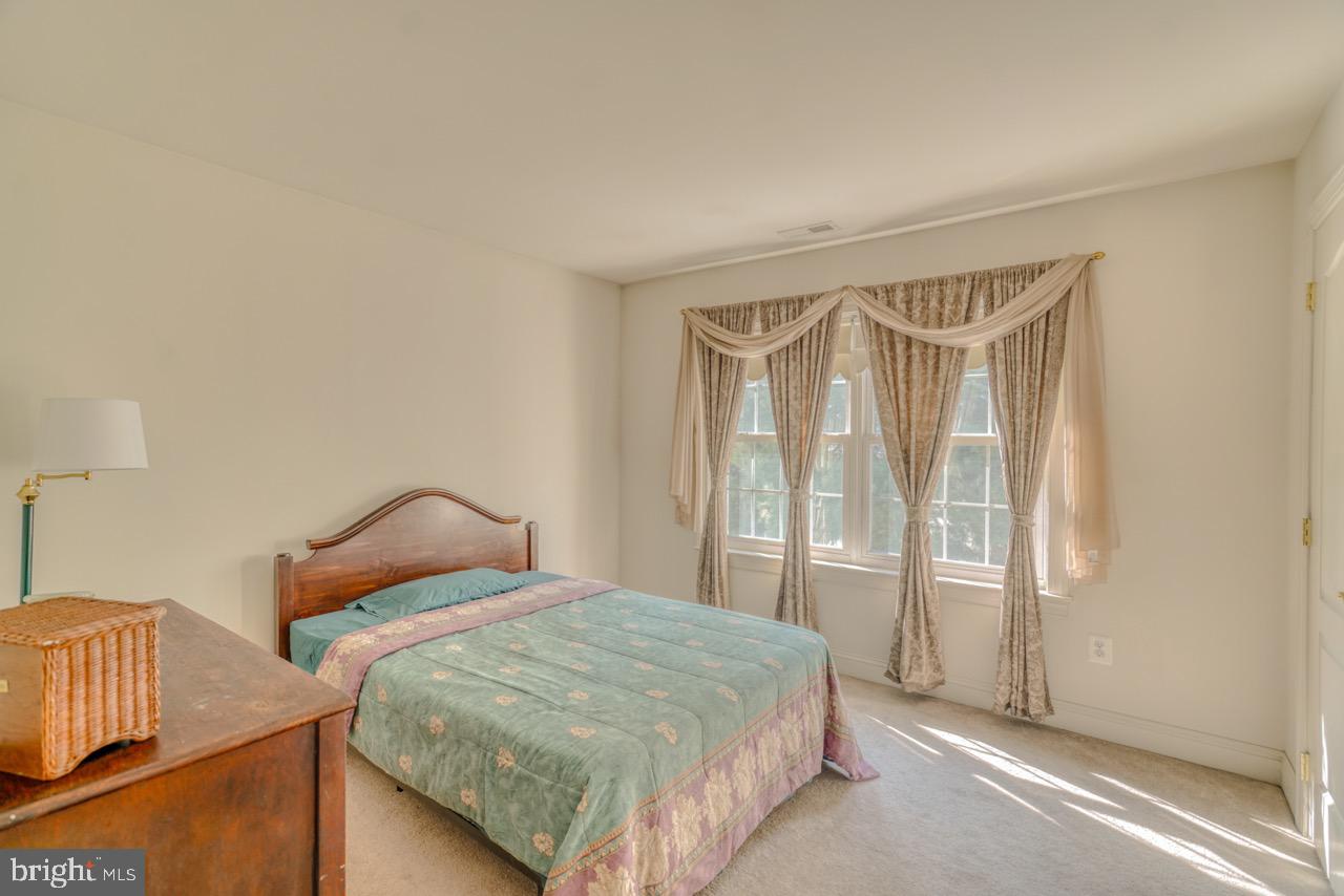 ISLAND GREEN ESTATES - Residential