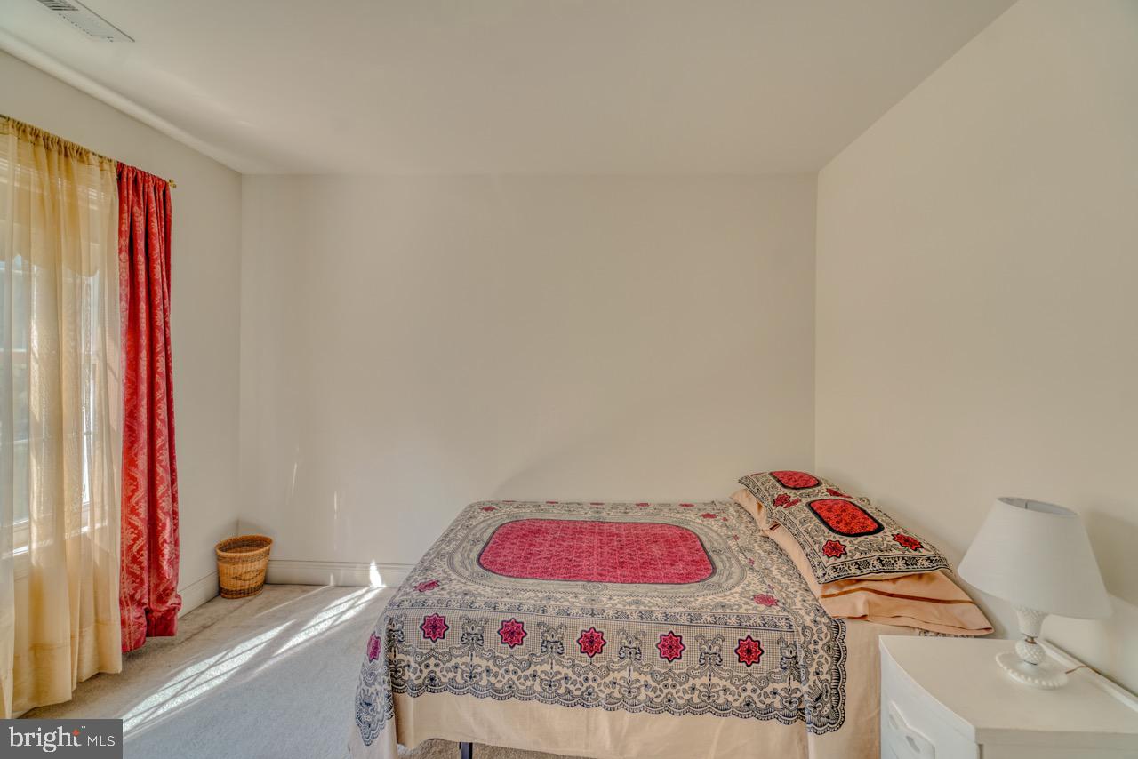 ISLAND GREEN ESTATES - Residential