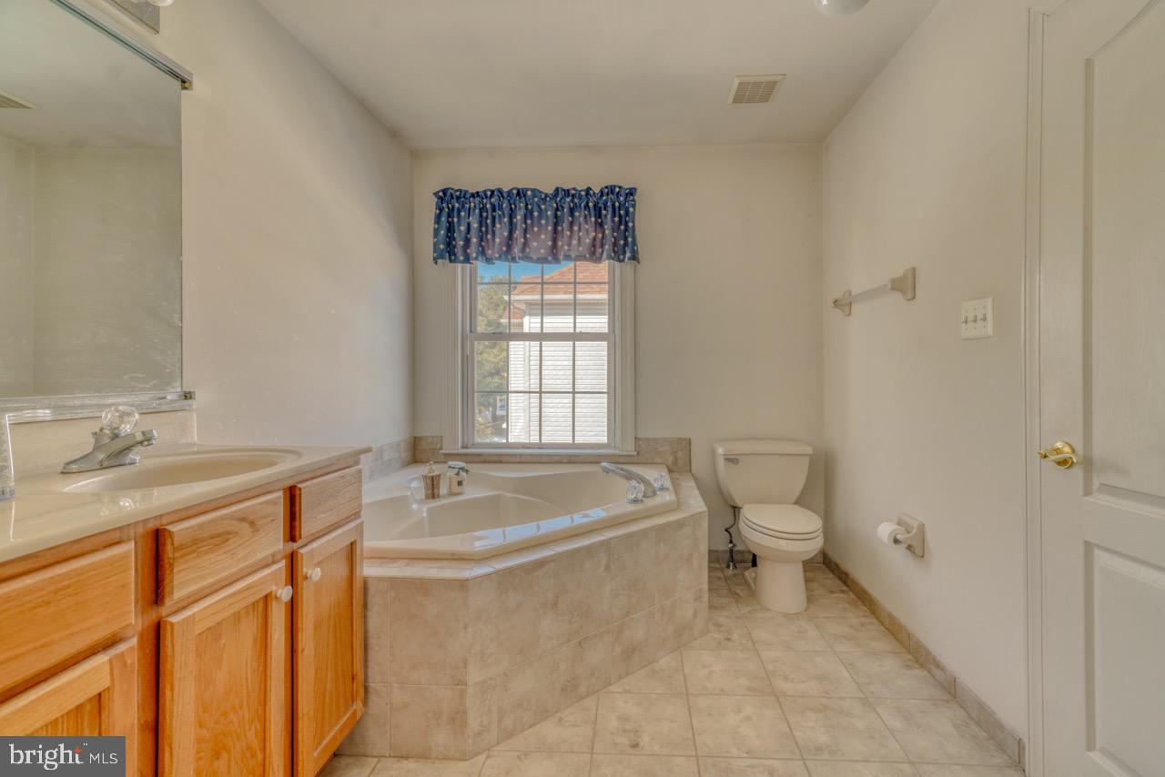 ISLAND GREEN ESTATES - Residential