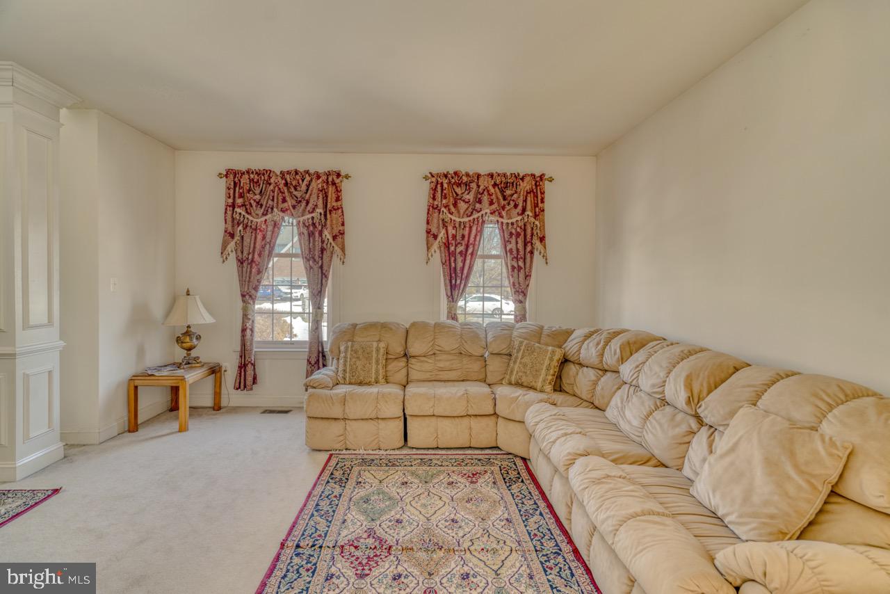 ISLAND GREEN ESTATES - Residential