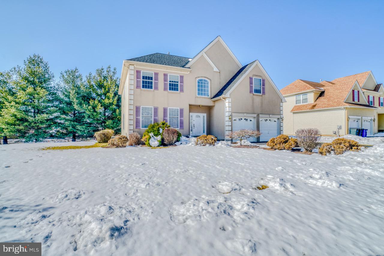 ISLAND GREEN ESTATES - Residential