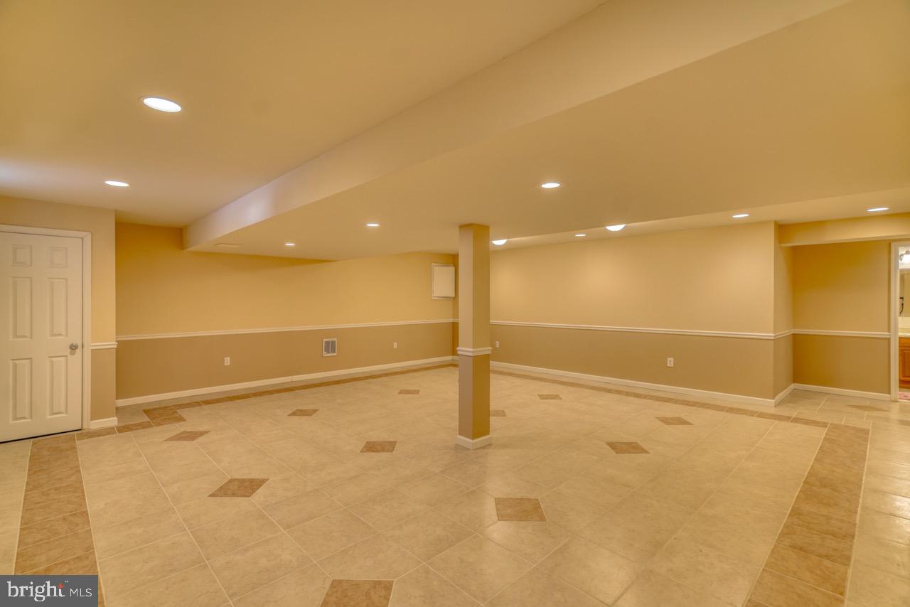 ISLAND GREEN ESTATES - Residential