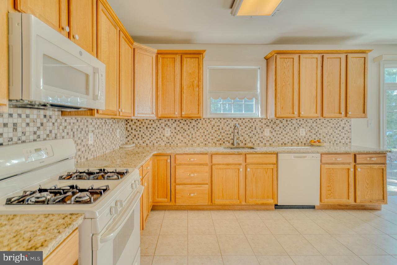 ISLAND GREEN ESTATES - Residential