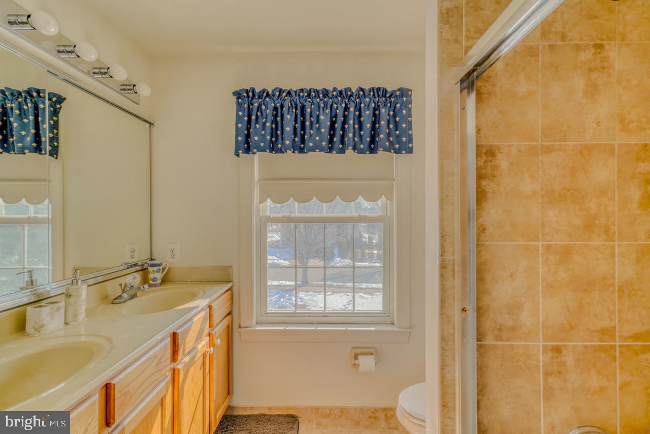 ISLAND GREEN ESTATES - Residential