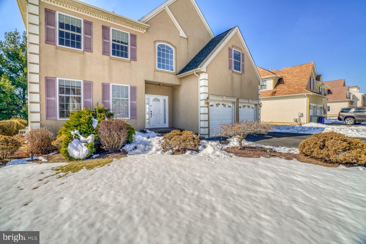 ISLAND GREEN ESTATES - Residential