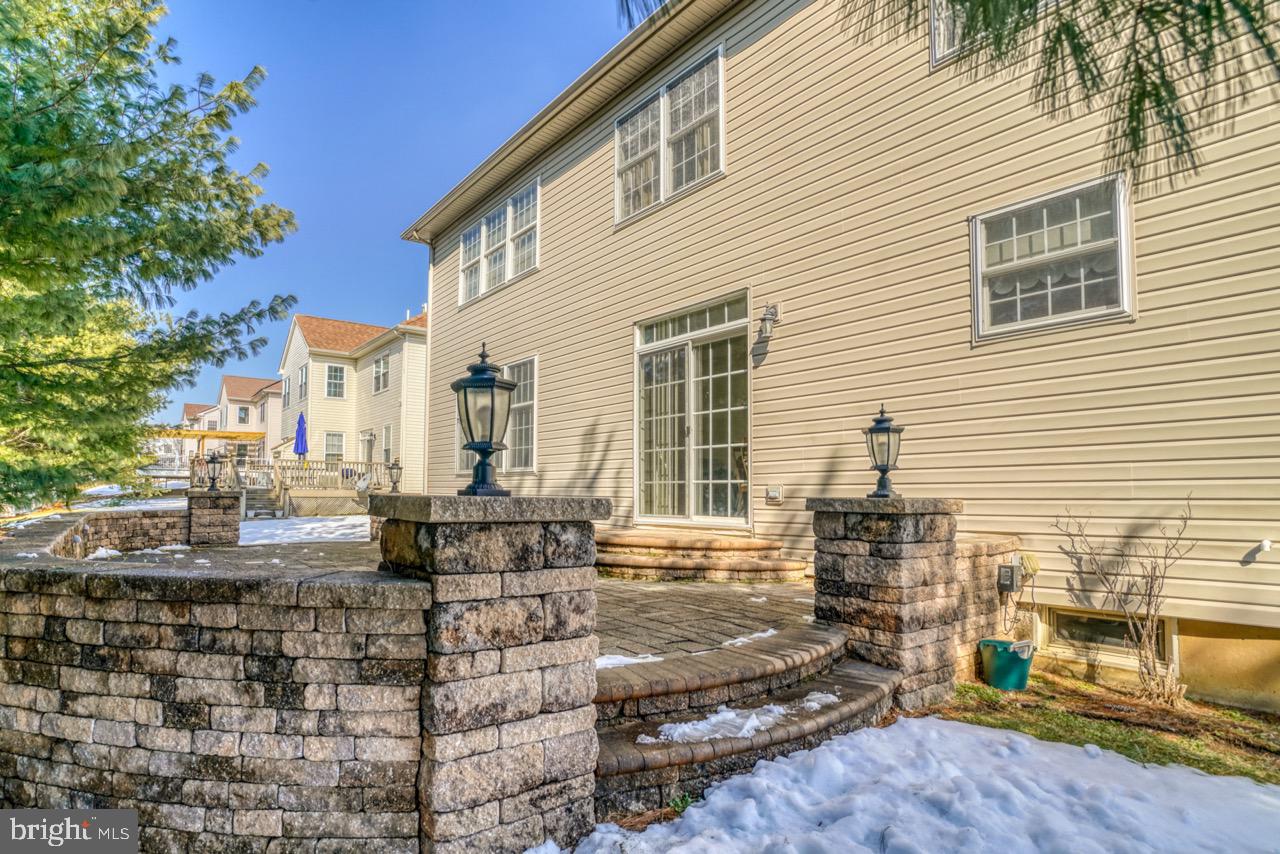 ISLAND GREEN ESTATES - Residential