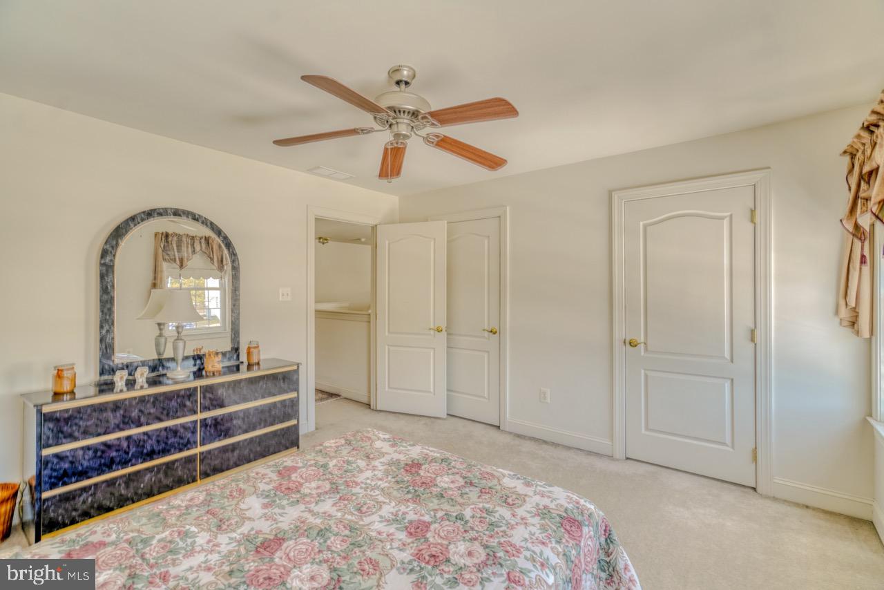 ISLAND GREEN ESTATES - Residential