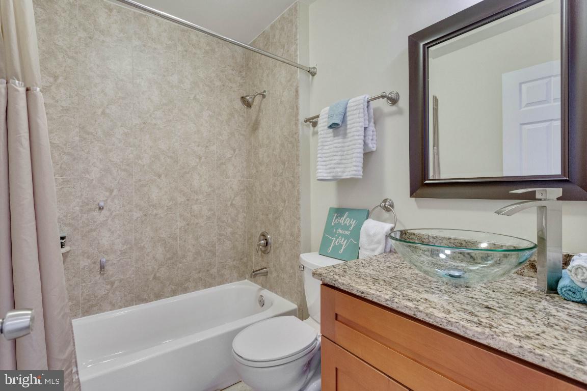 LANDSDOWNE - Residential