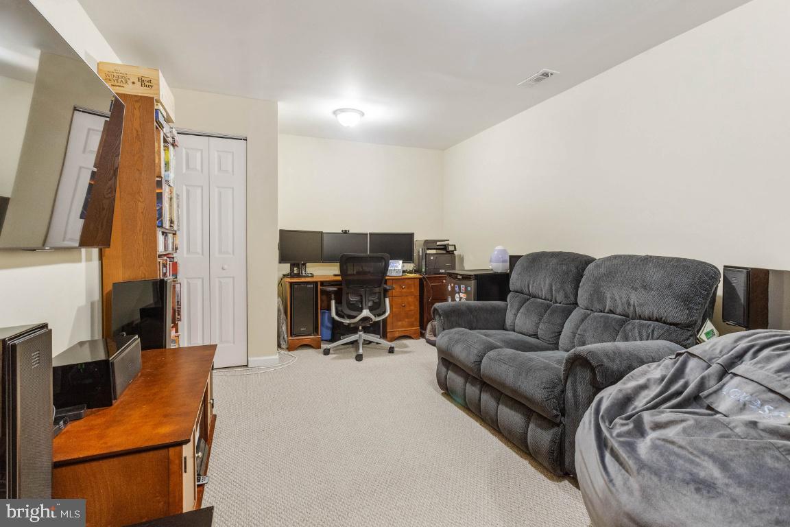 LANDSDOWNE - Residential