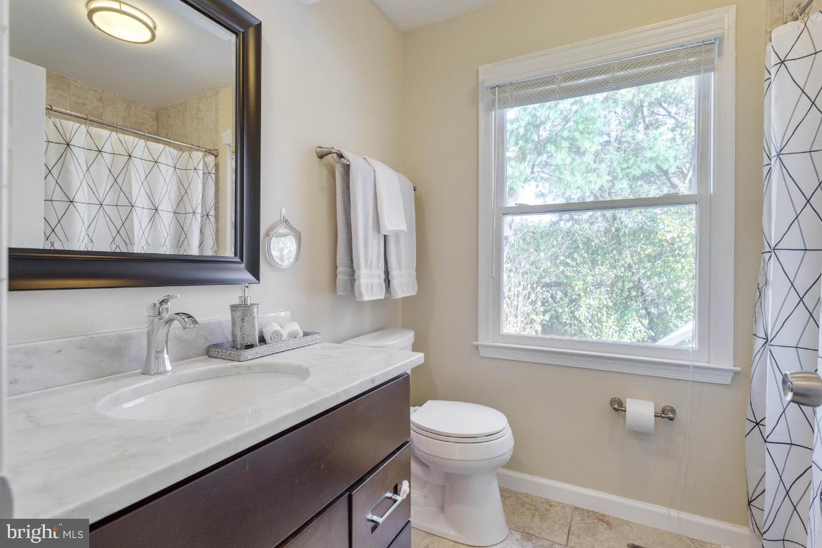 LANDSDOWNE - Residential