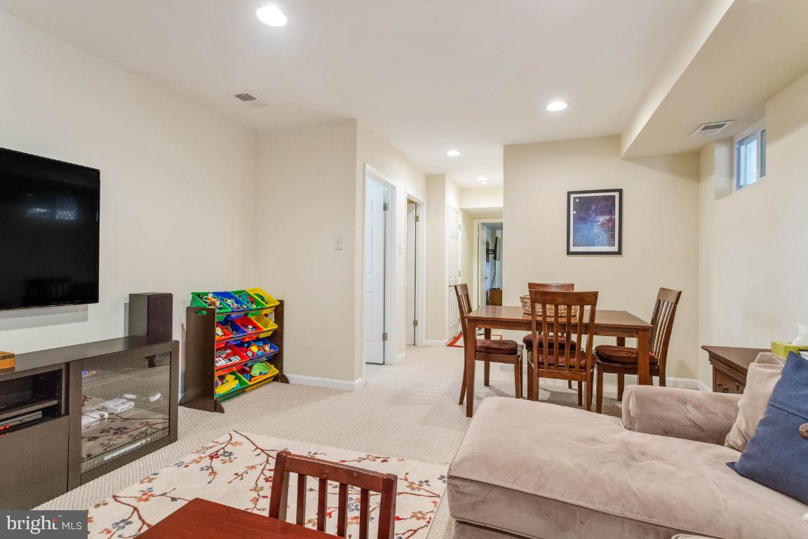 LANDSDOWNE - Residential