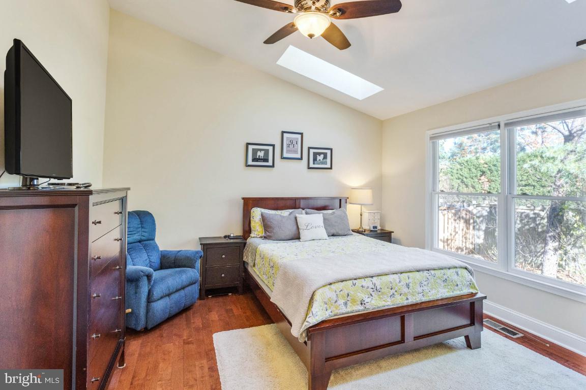 LANDSDOWNE - Residential