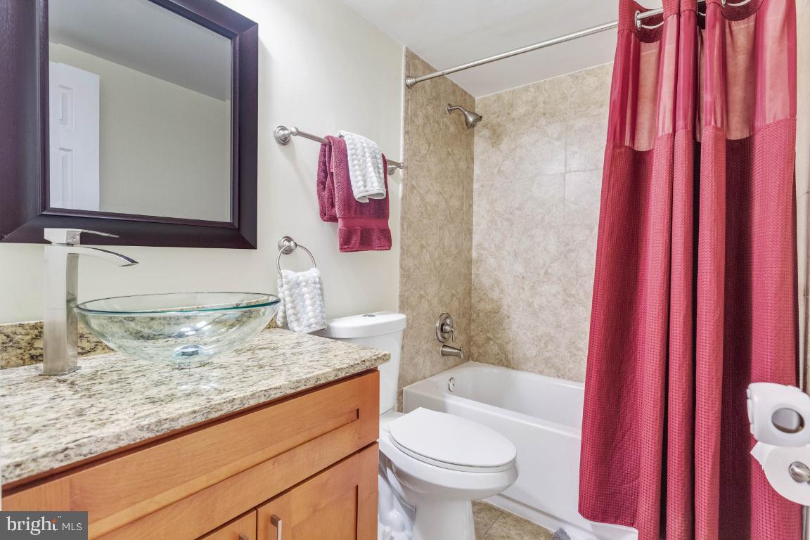 LANDSDOWNE - Residential