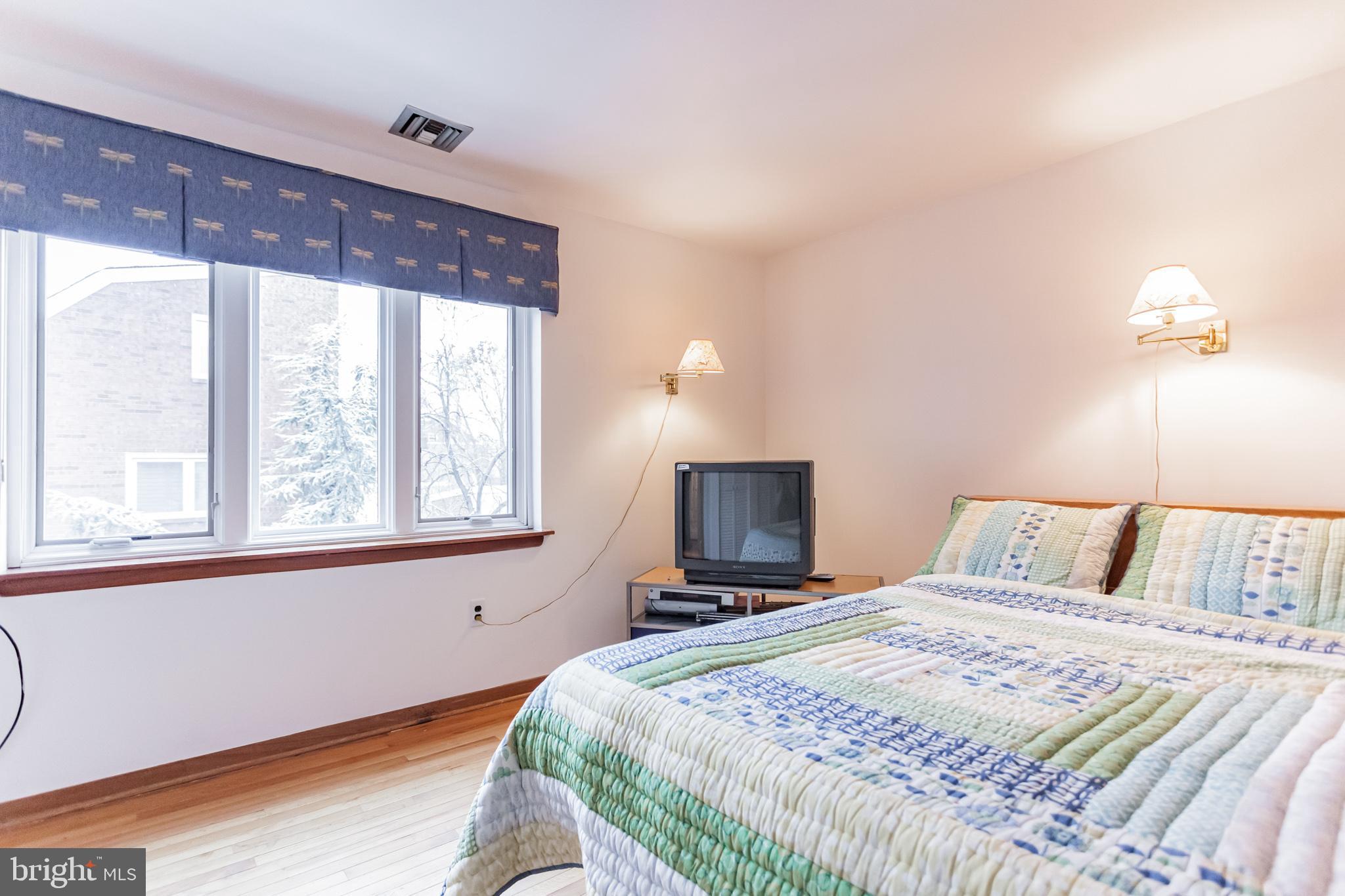 QUEEN VILLAGE - Residential Lease