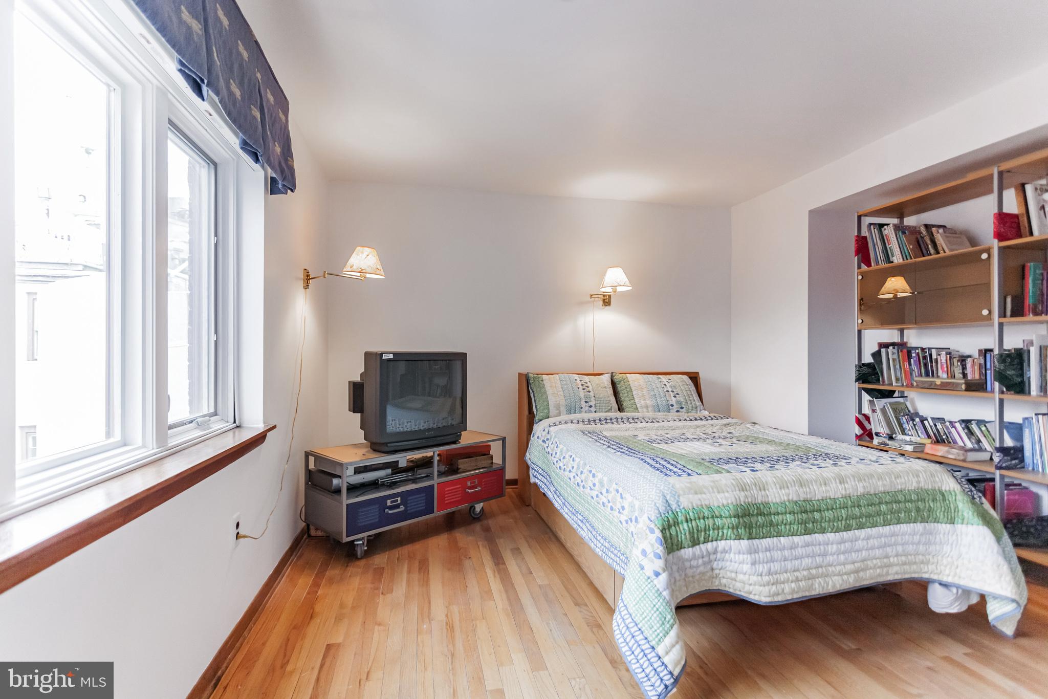 QUEEN VILLAGE - Residential Lease