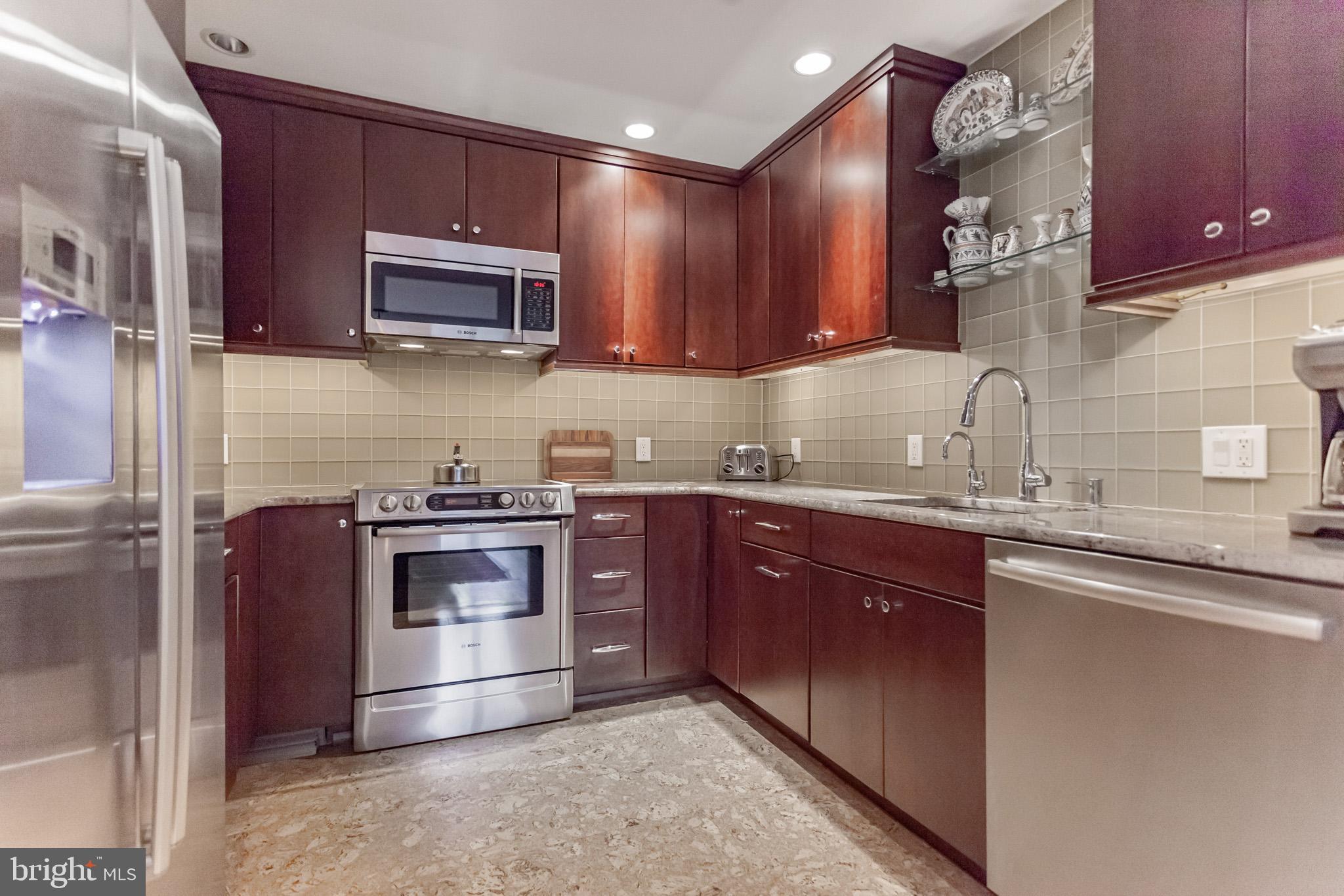 QUEEN VILLAGE - Residential Lease