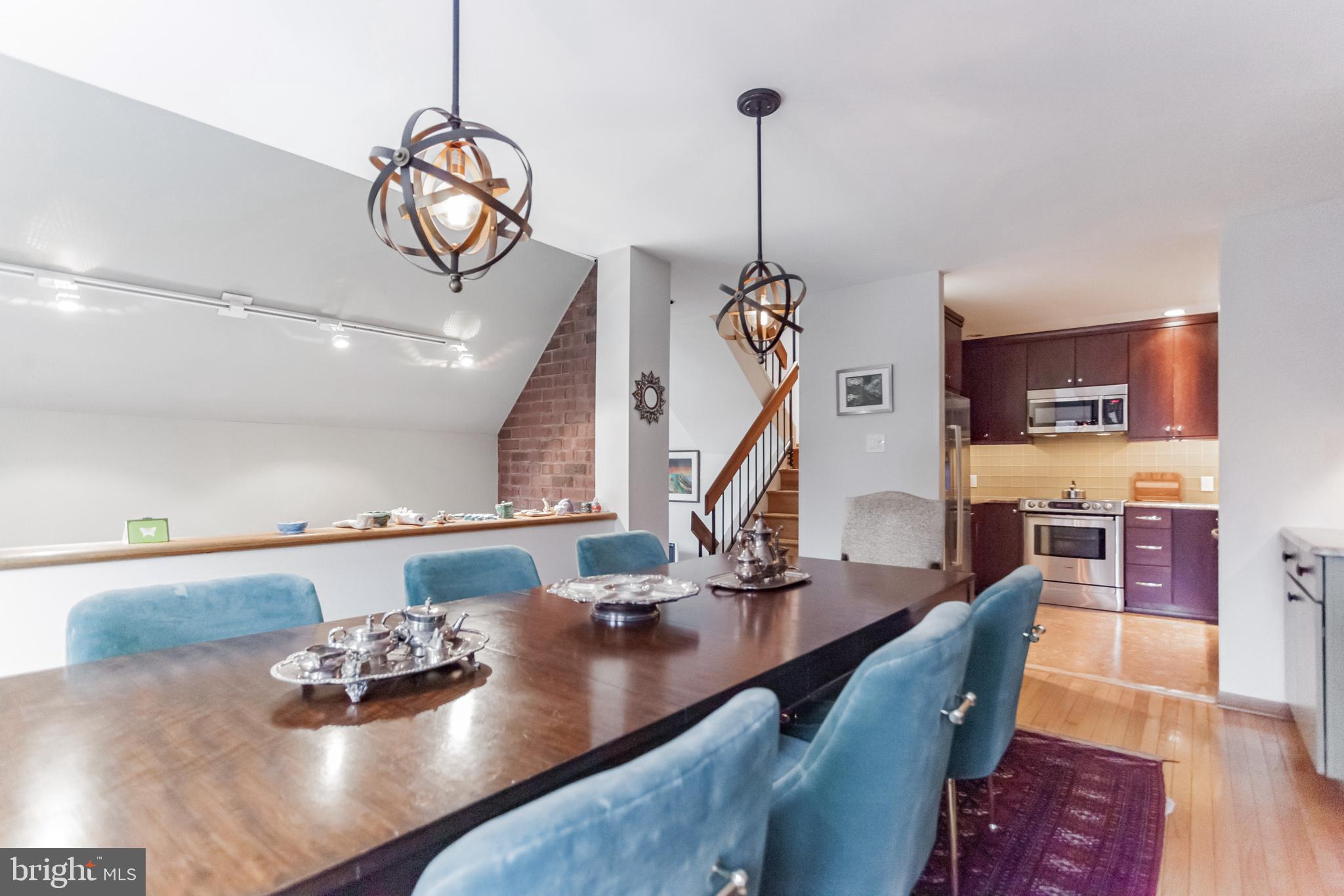 QUEEN VILLAGE - Residential Lease