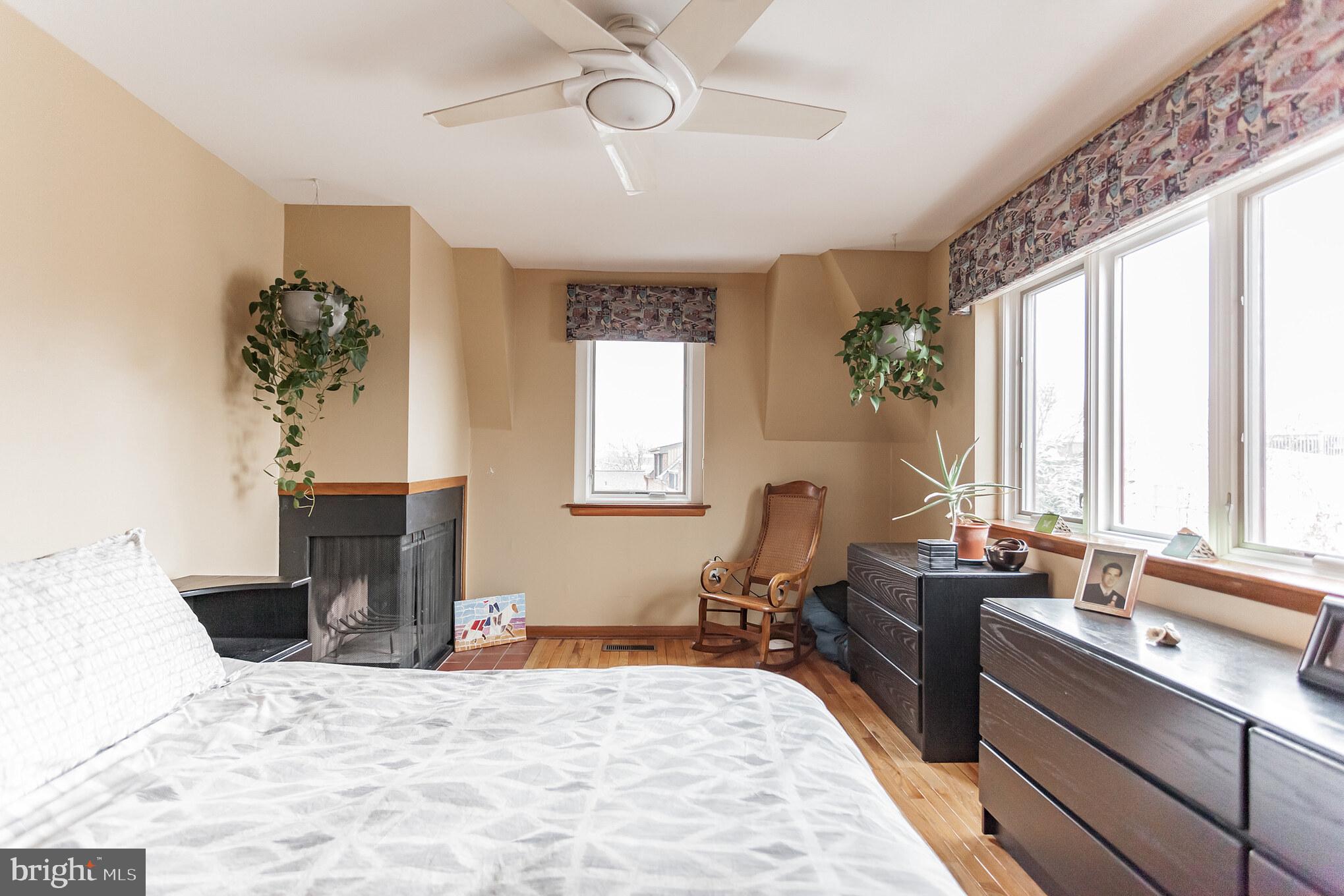 QUEEN VILLAGE - Residential Lease