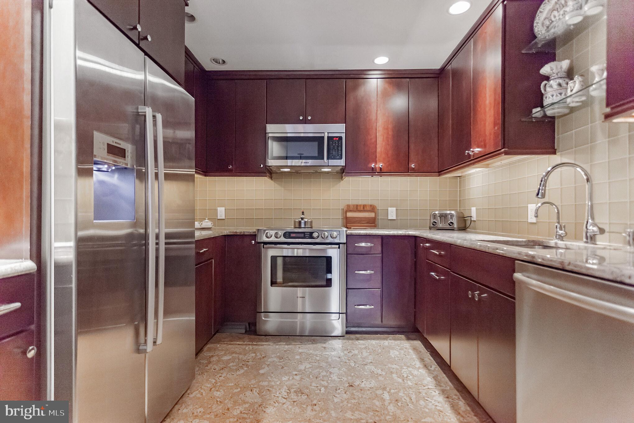 QUEEN VILLAGE - Residential Lease