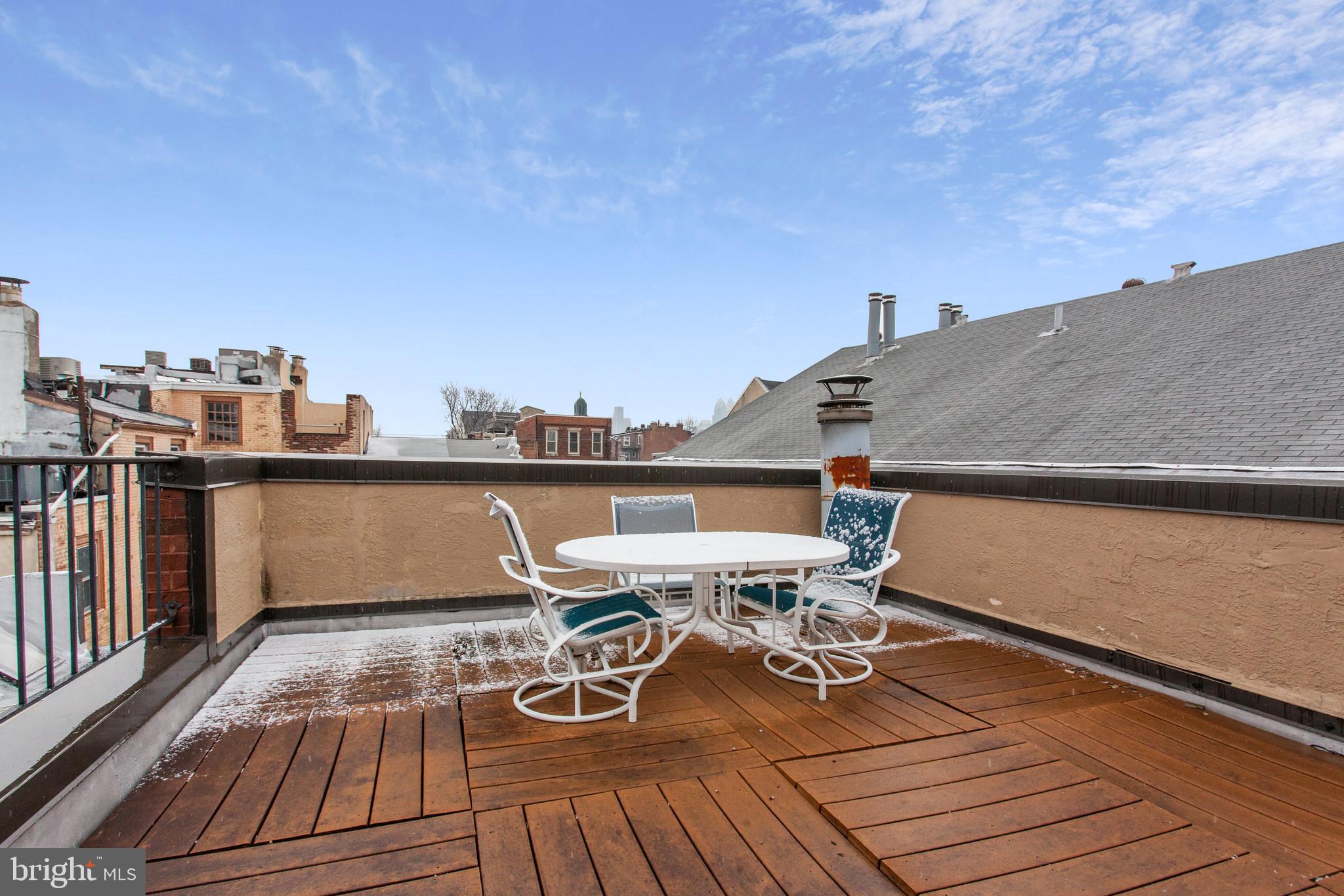 QUEEN VILLAGE - Residential Lease