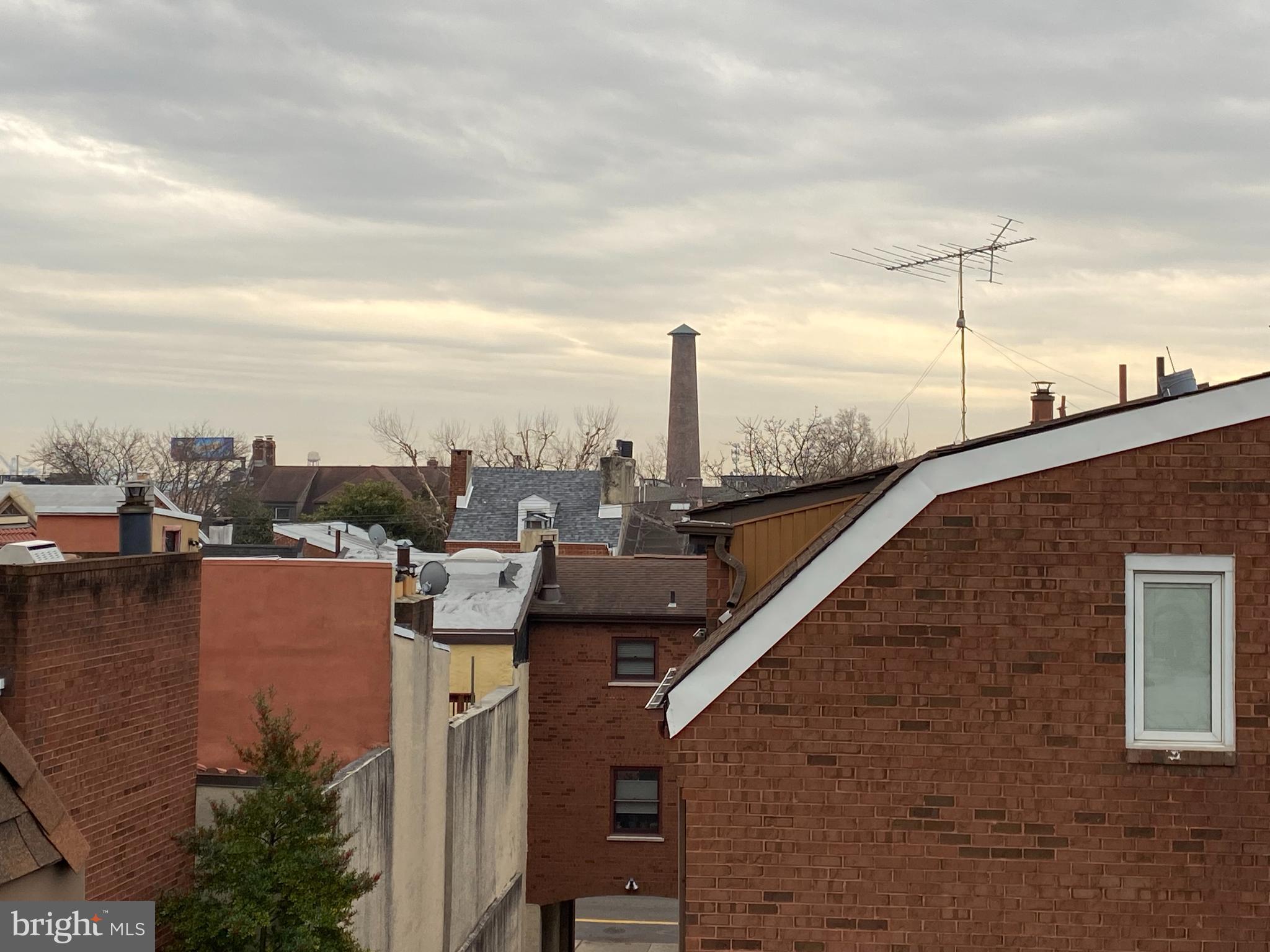 QUEEN VILLAGE - Residential Lease