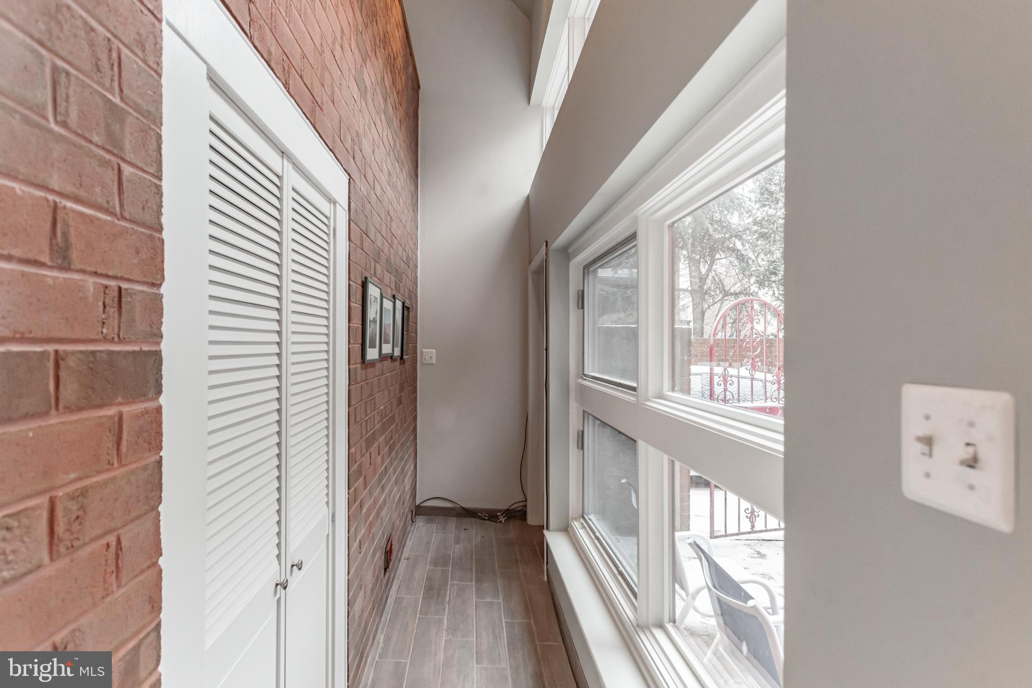 QUEEN VILLAGE - Residential Lease