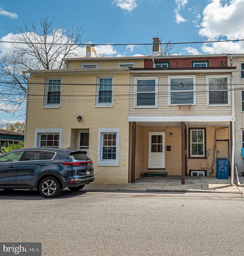 Photo of 521 Maple Avenue, WEST CHESTER, PA 19380 (MLS # PACT2114908)