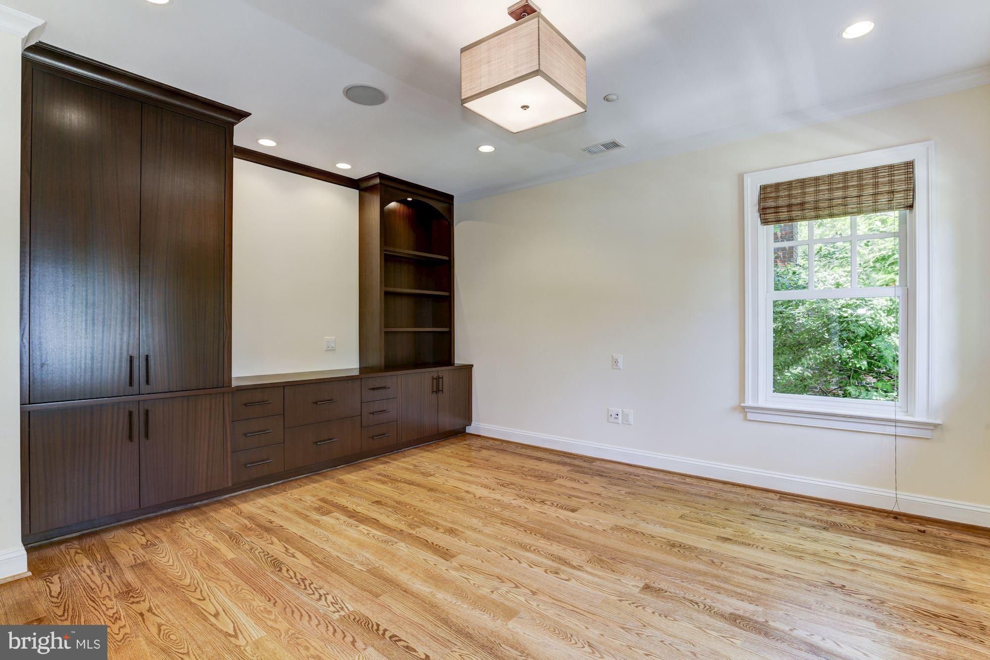 WEST CHEVY CHASE HEIGHTS - Residential