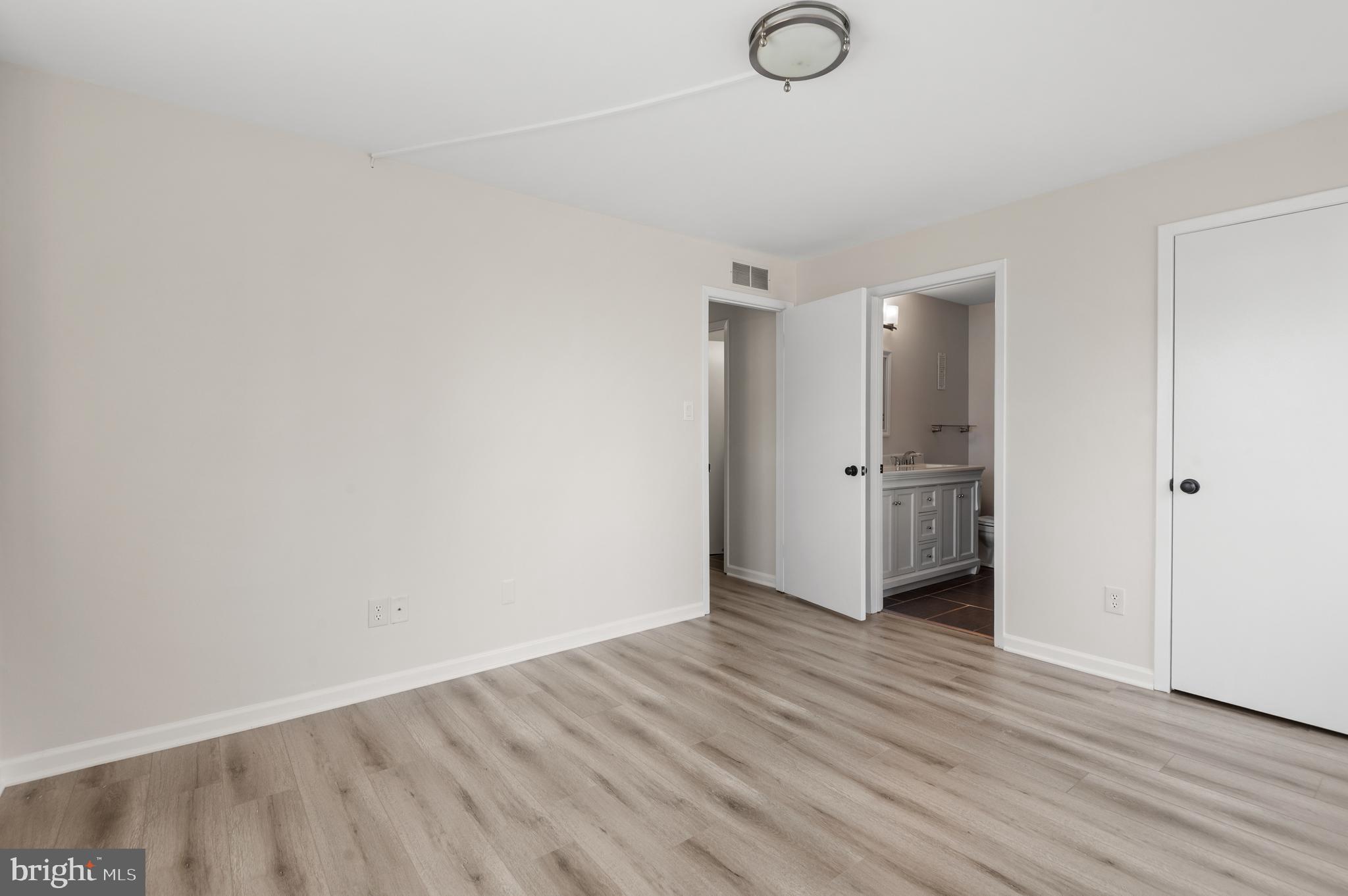 WOOD HOLLOW - Residential