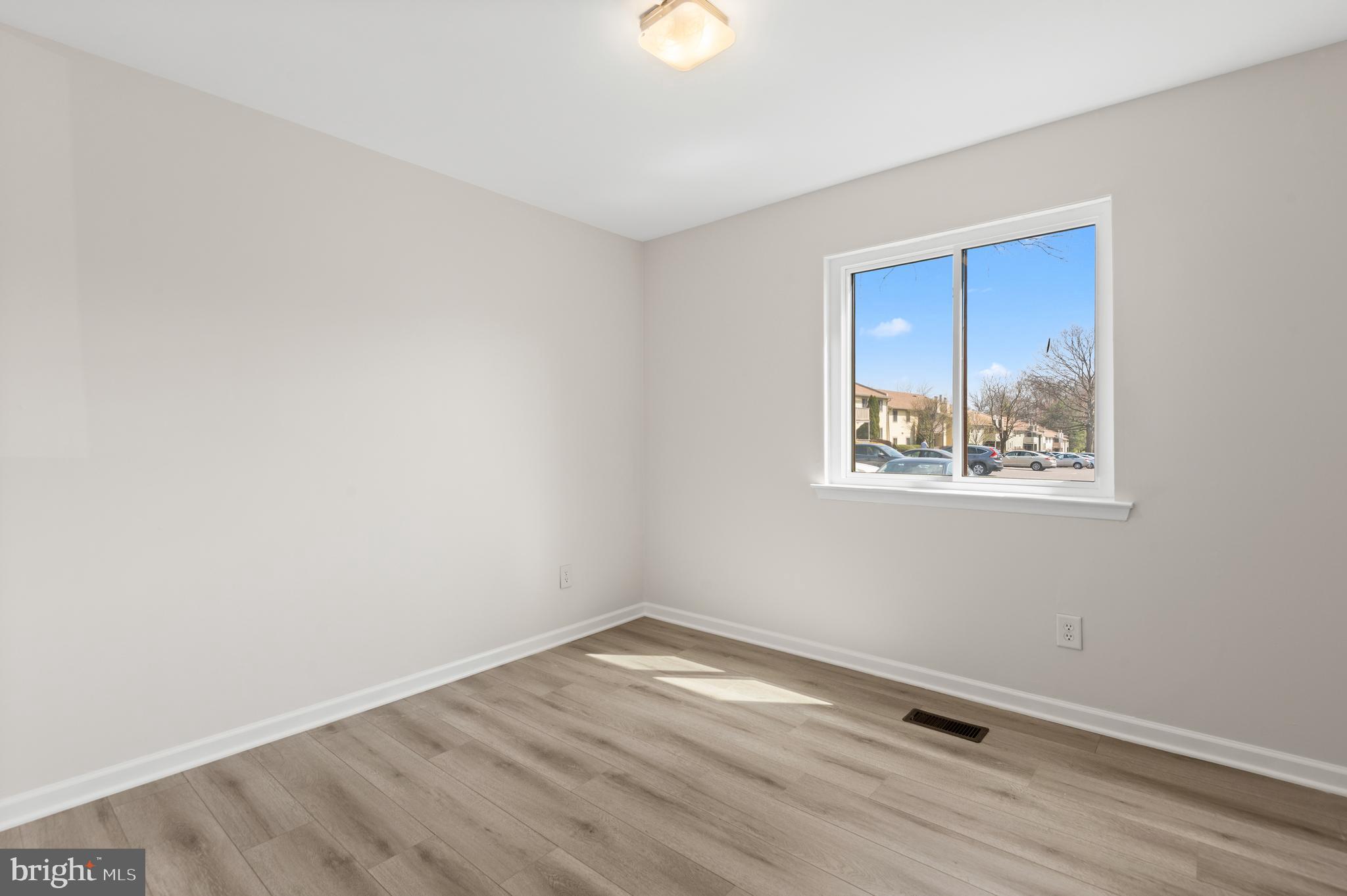 WOOD HOLLOW - Residential