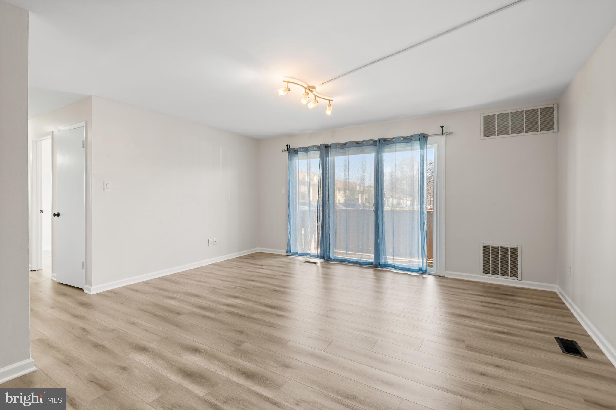 WOOD HOLLOW - Residential