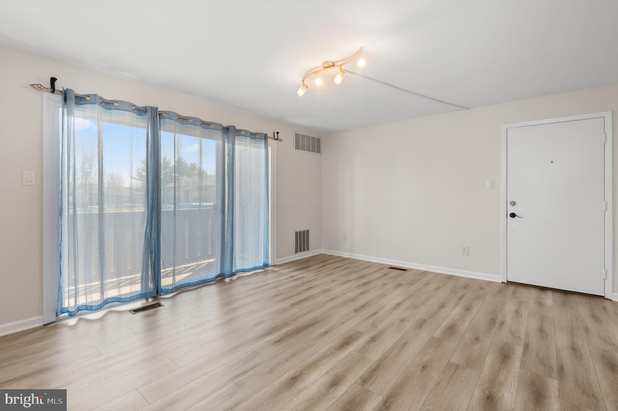 WOOD HOLLOW - Residential