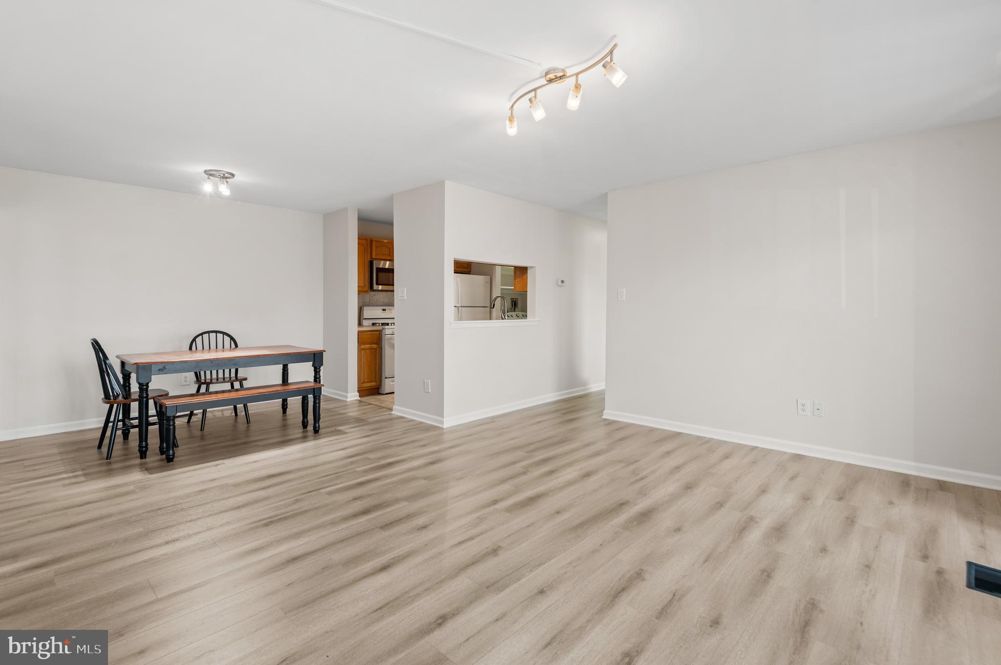 WOOD HOLLOW - Residential