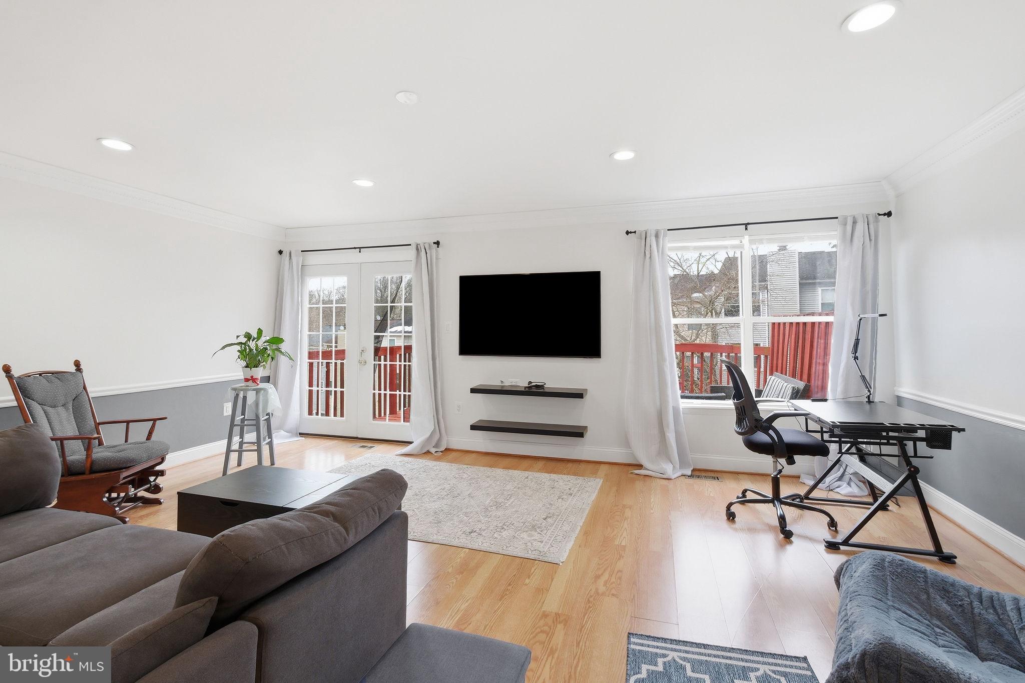 GUNNERS LAKE VILLAGE - Residential