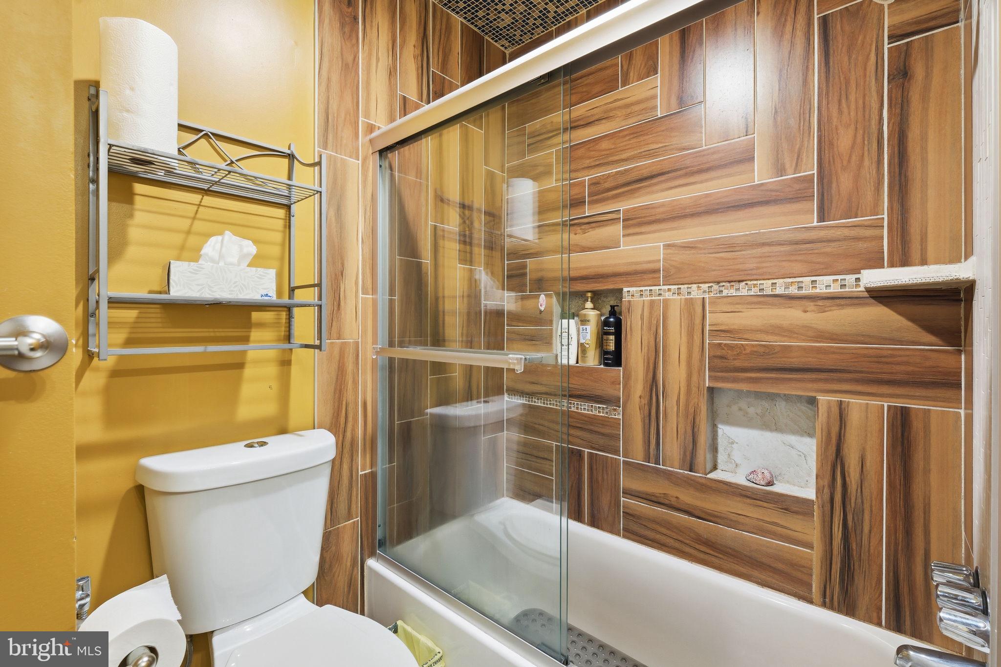 GUNNERS LAKE VILLAGE - Residential