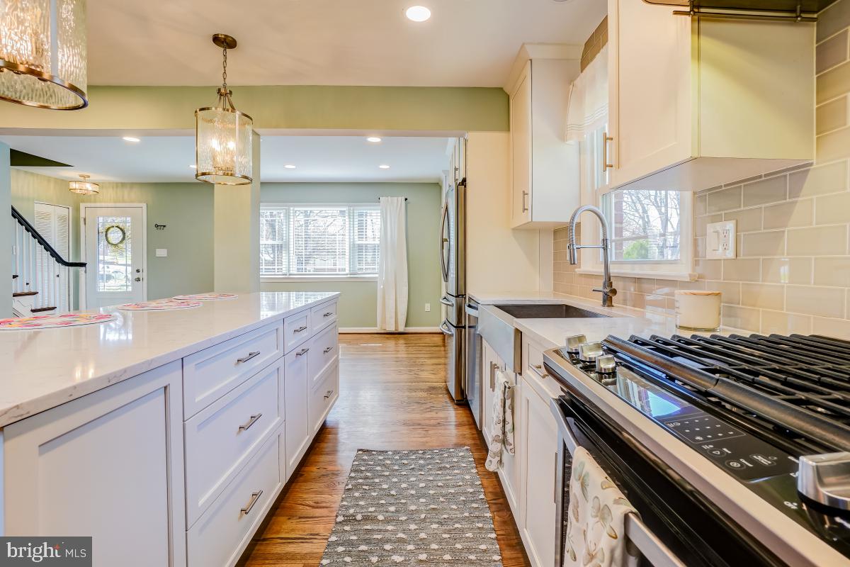 MONTGOMERY HIGHLANDS ESTATES - Residential