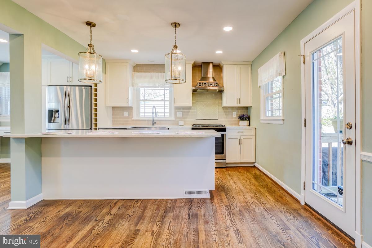 MONTGOMERY HIGHLANDS ESTATES - Residential