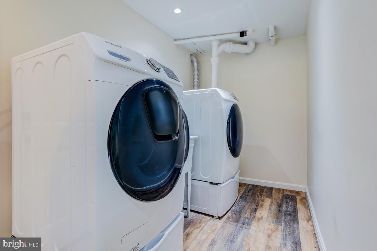 MONTGOMERY HIGHLANDS ESTATES - Residential