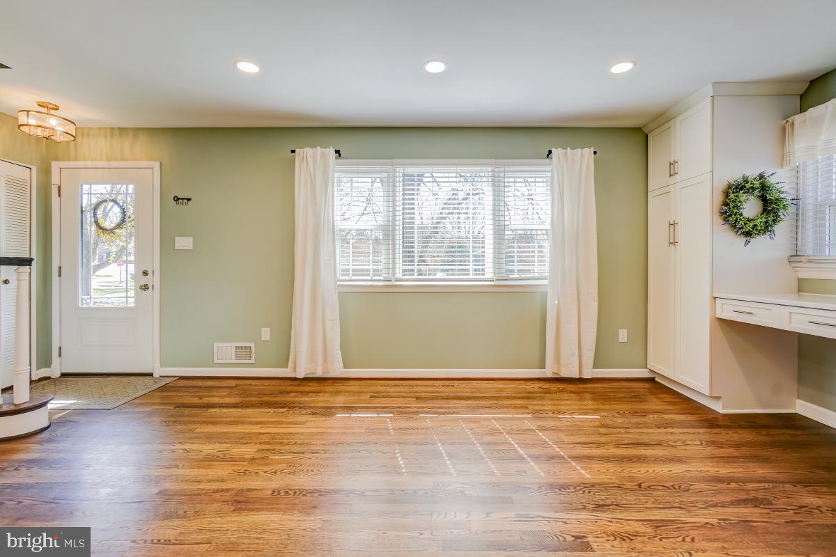 MONTGOMERY HIGHLANDS ESTATES - Residential