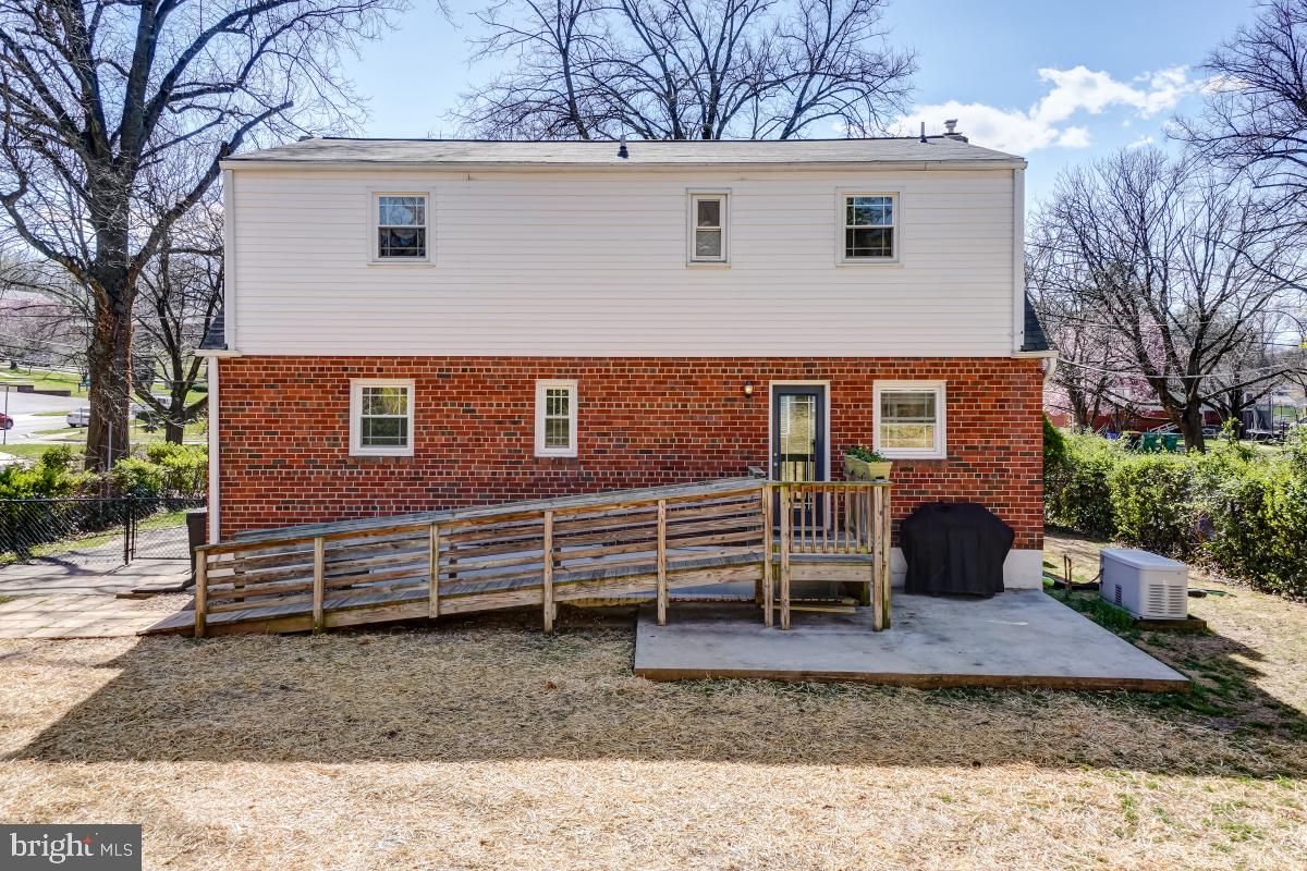 MONTGOMERY HIGHLANDS ESTATES - Residential