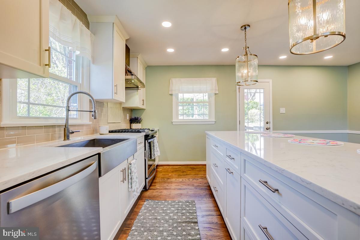 MONTGOMERY HIGHLANDS ESTATES - Residential