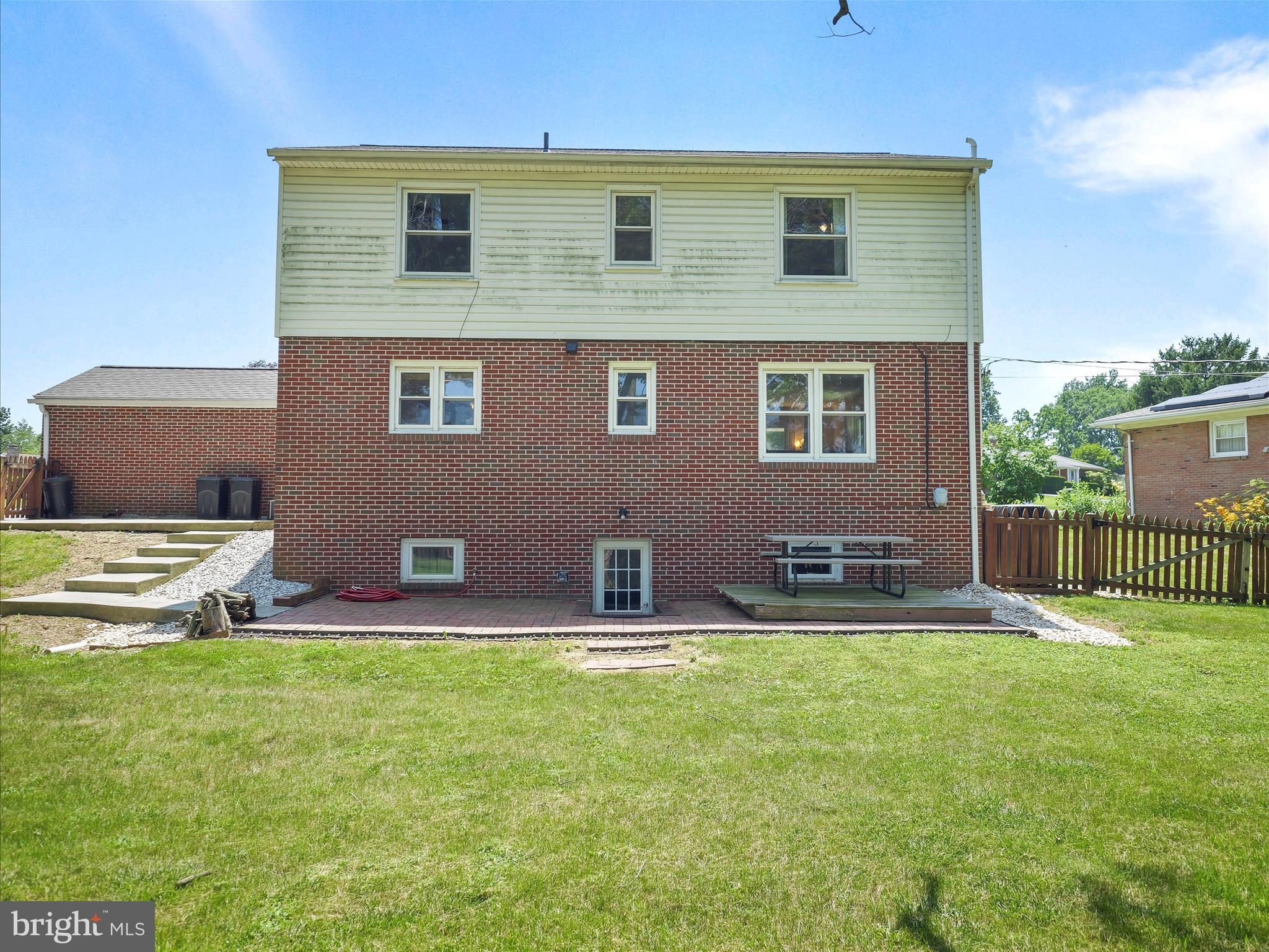 ORCHARD HILLS - Residential Lease