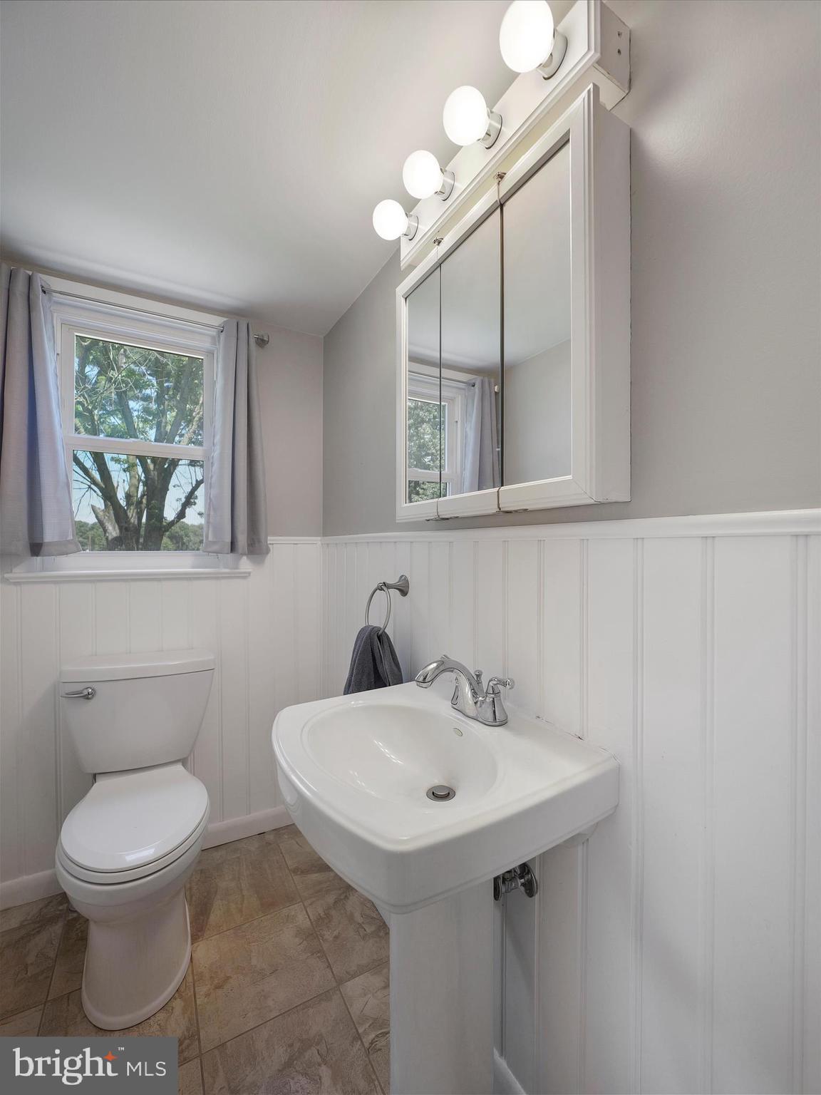 ORCHARD HILLS - Residential Lease