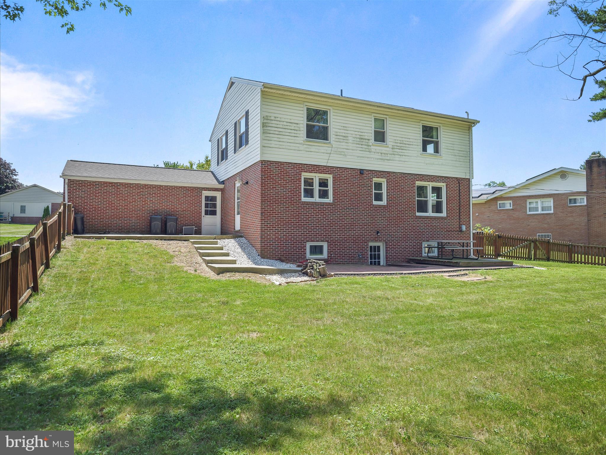 ORCHARD HILLS - Residential Lease