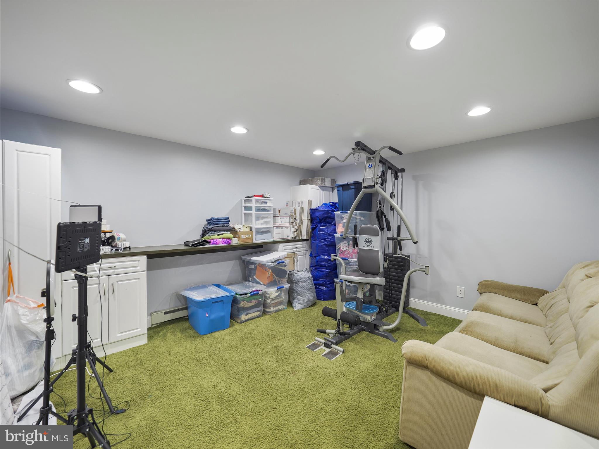 ORCHARD HILLS - Residential Lease