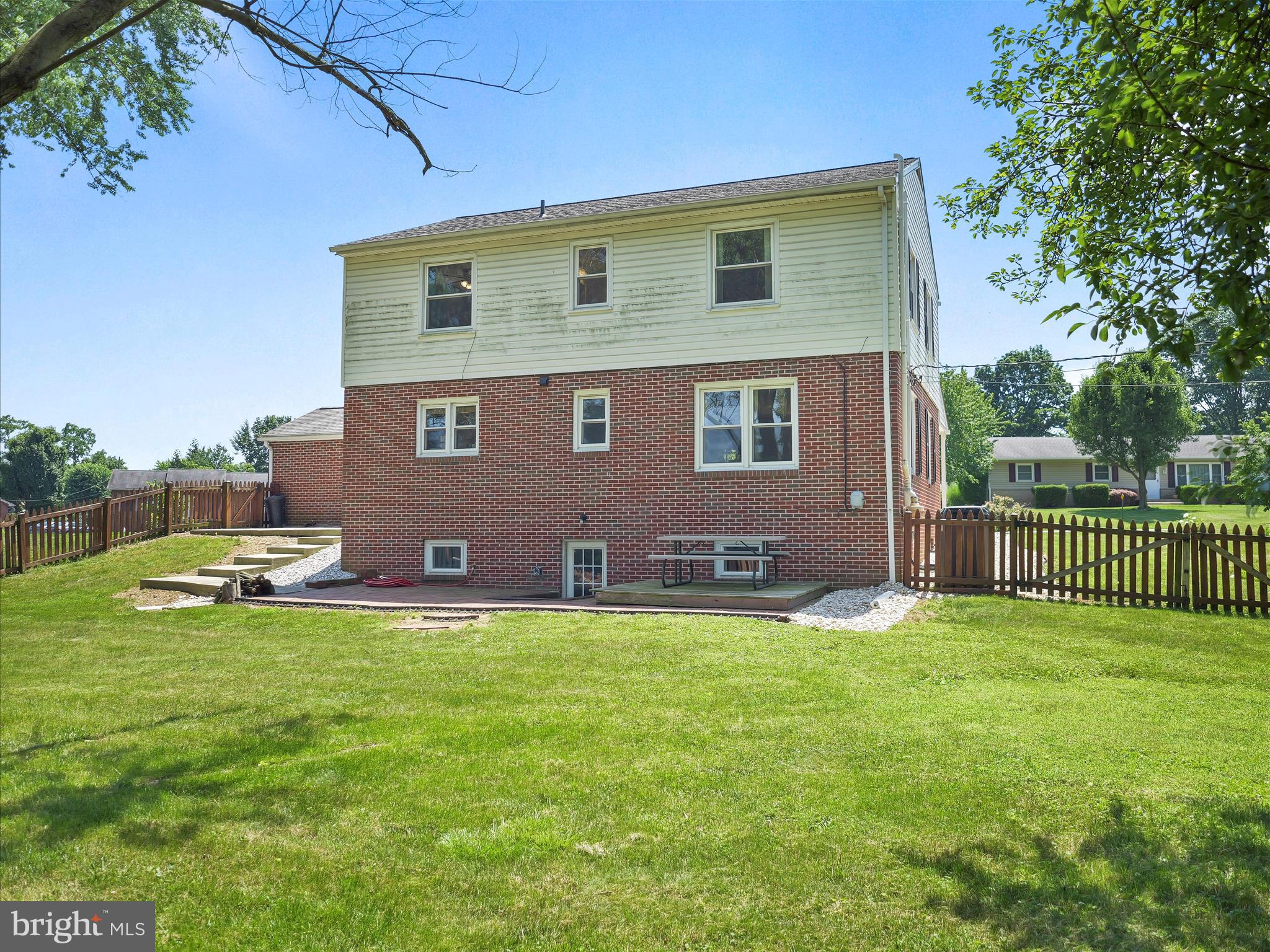 ORCHARD HILLS - Residential Lease