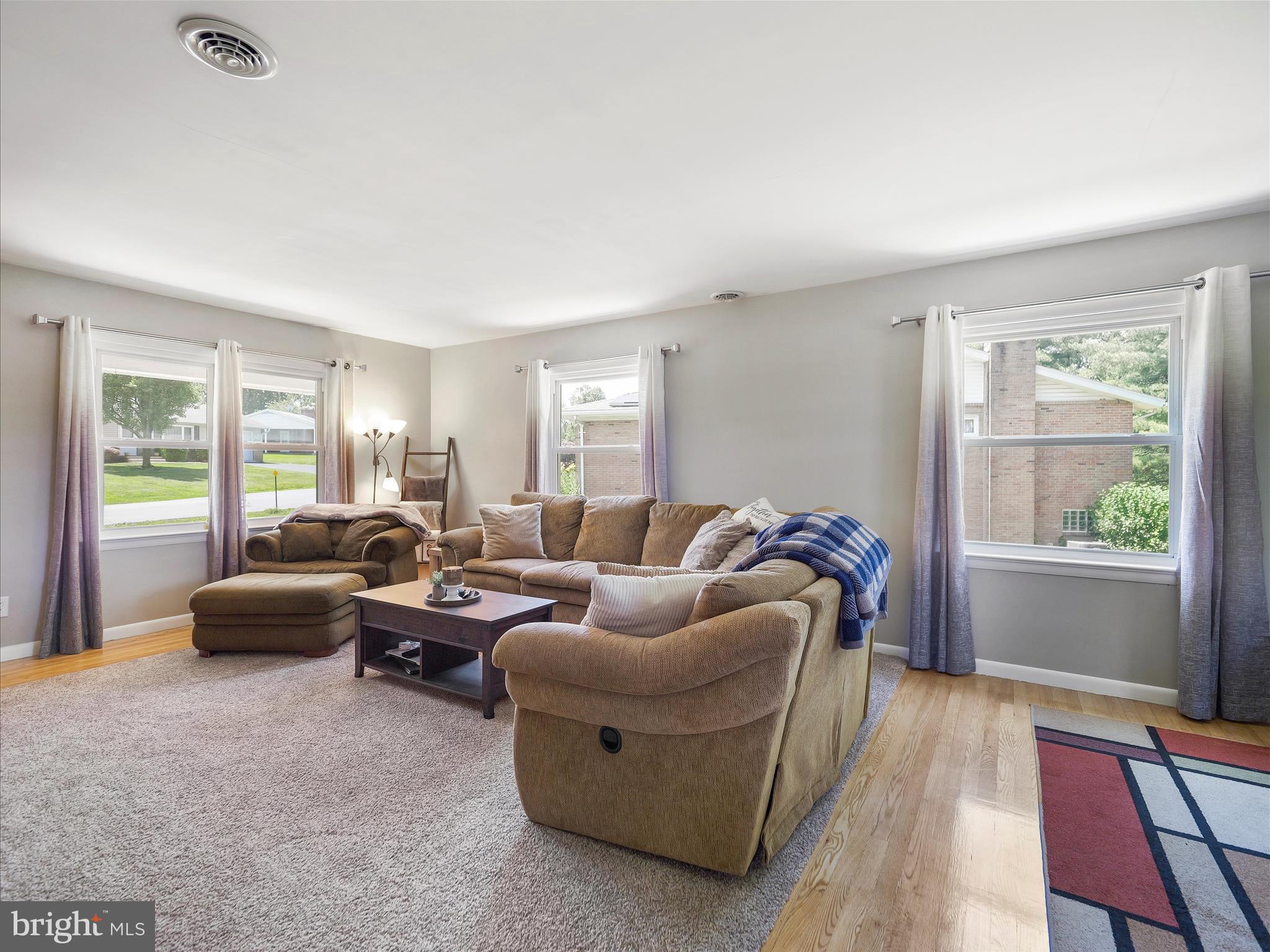 ORCHARD HILLS - Residential Lease