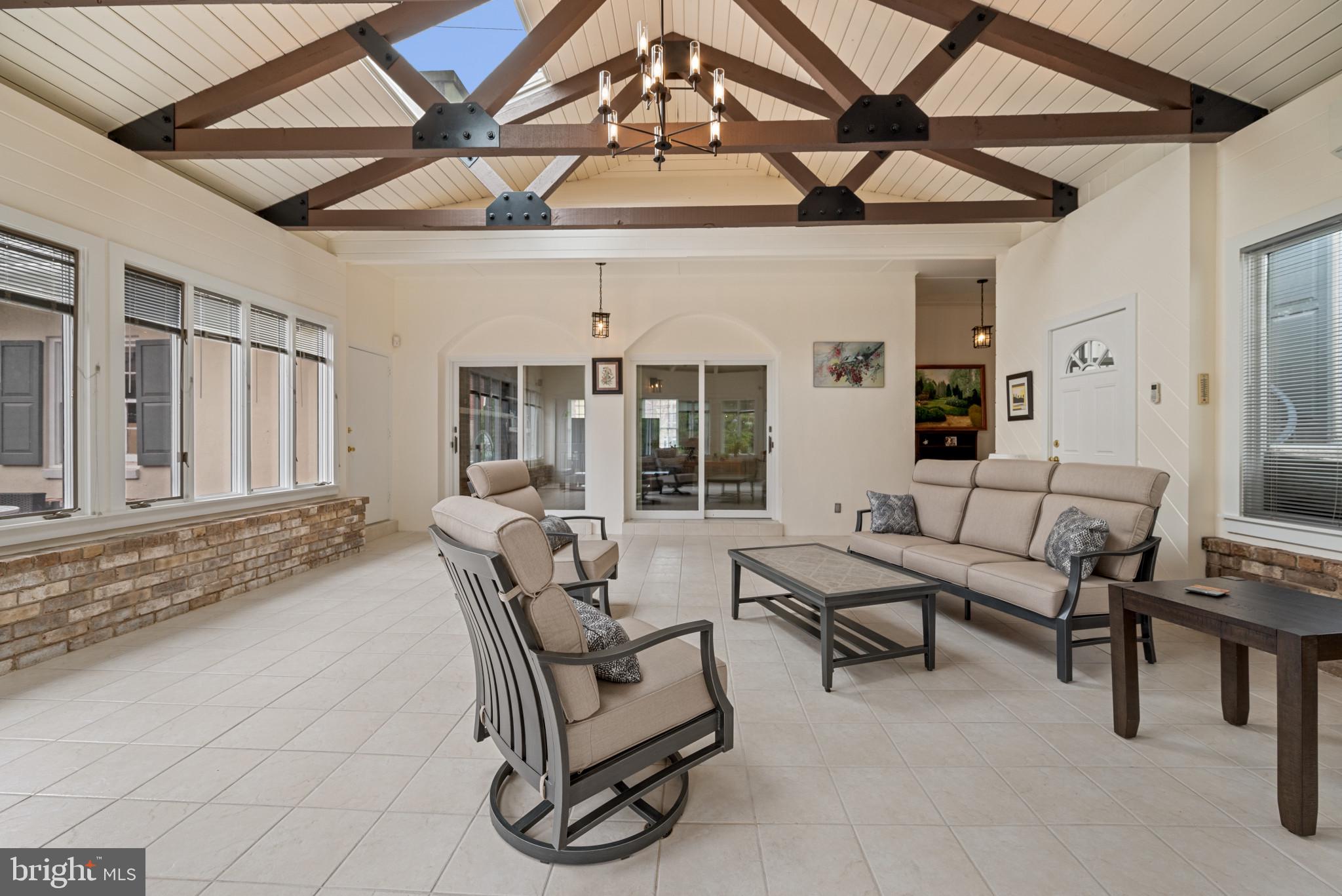 HERSHEY DOWNTOWN - Residential