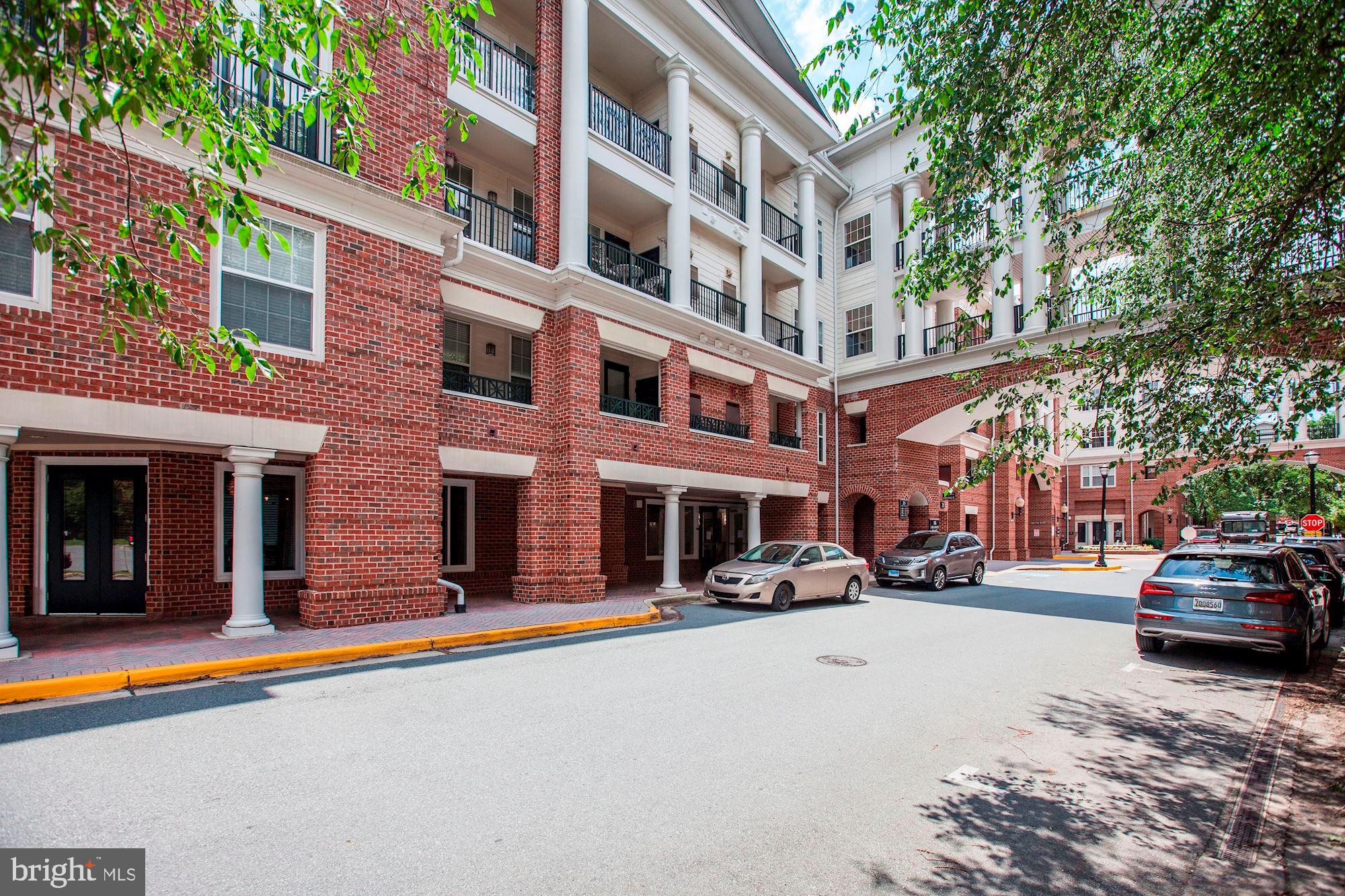 THE COLONNADE AT KENTLANDS - Residential